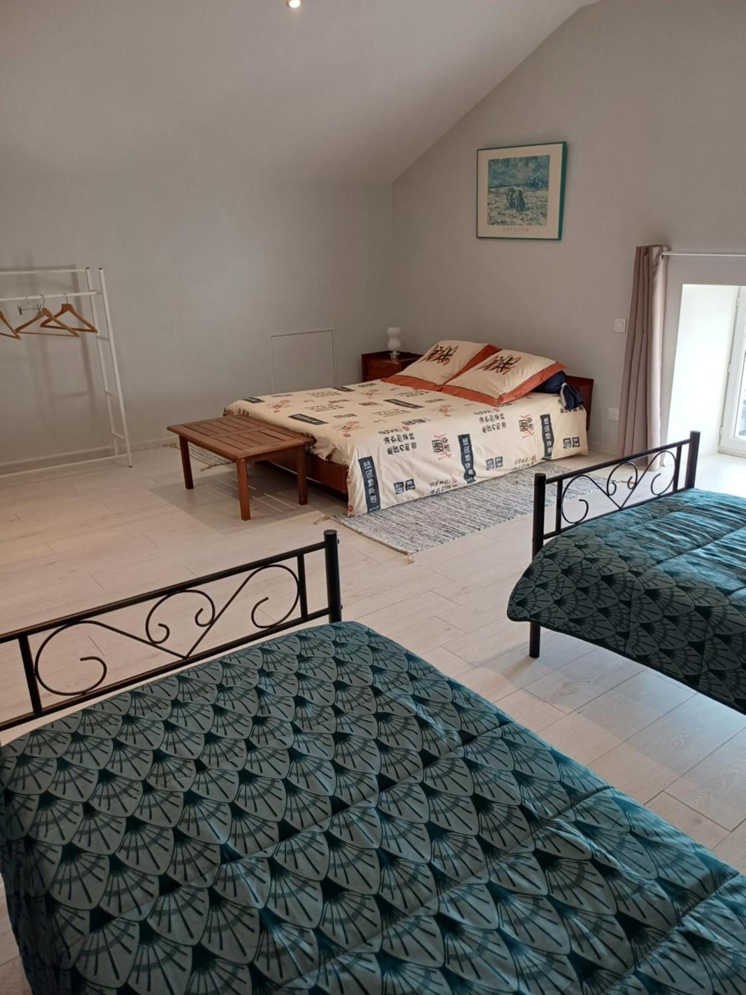De La Pierre Percee Apartment